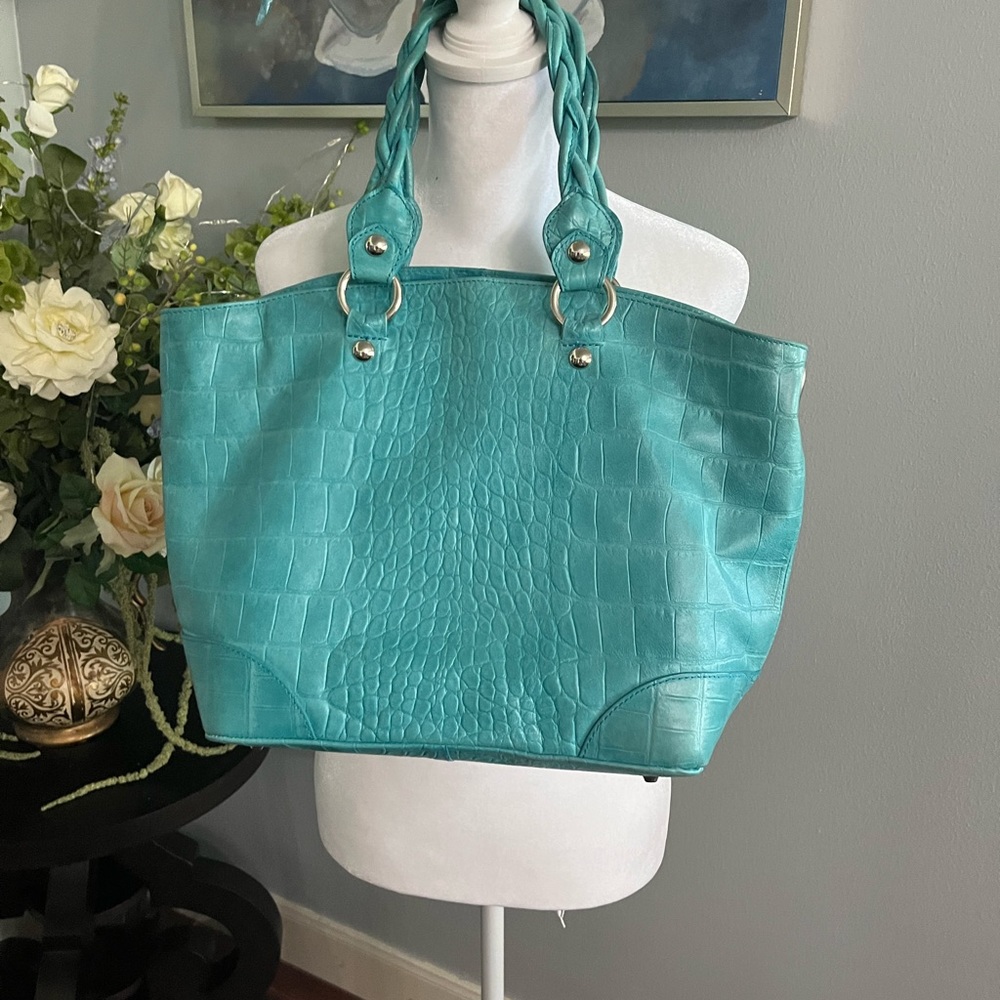 RobertaGandolfi , turquoise hand bag 100% genuine leather made in Italy.